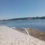 Vivienda Con Jardin Y Acceso A Pequena Playa *