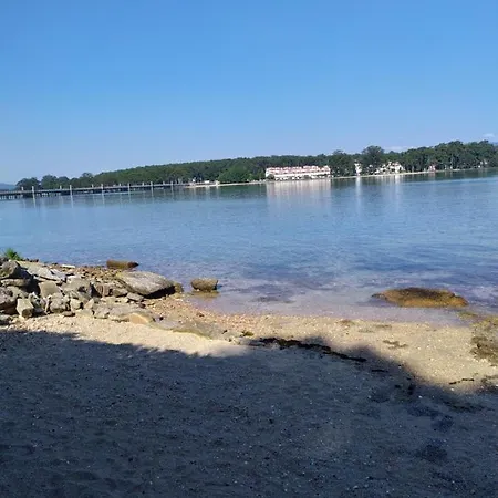 Apartamento Vivienda Con Jardin Y Acceso A Pequena Playa