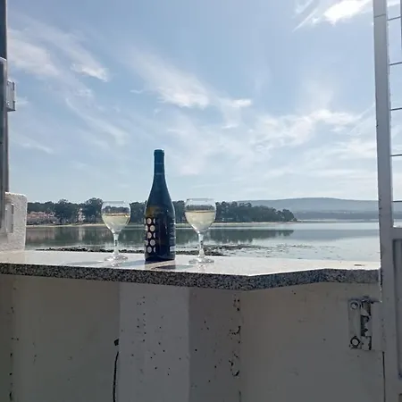 Vivienda Con Jardin Y Acceso A Pequeña Playa *