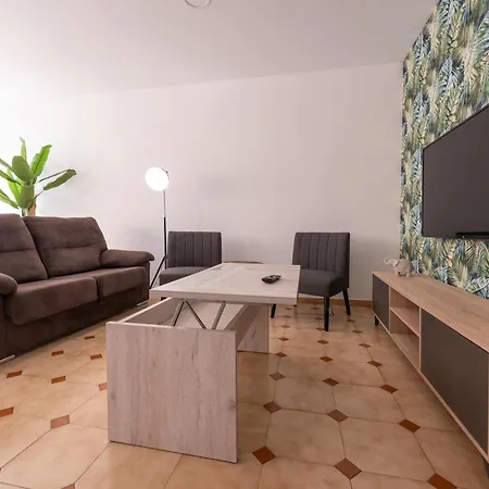 Vivienda Con Jardin Y Acceso A Pequena Playa